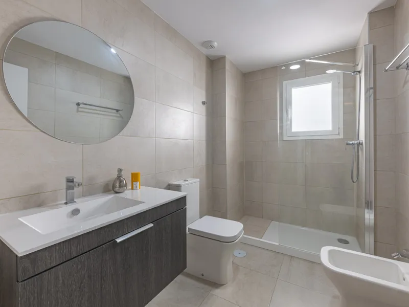Apartment - Middle Floor Apartment в продаже в Estepona, Málaga. В доме 2 спален и 3 ванных комнат. Площадь дома 98 м²
