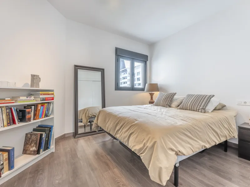 Apartment - Middle Floor Apartment в продаже в Estepona, Málaga. В доме 2 спален и 3 ванных комнат. Площадь дома 98 м²