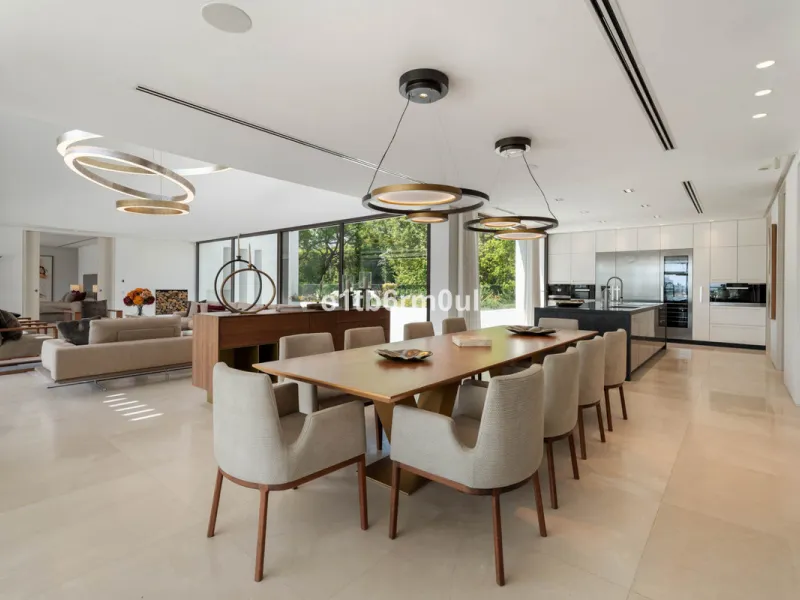 Experience the pinnacle of modern Mediterranean architecture with this brand-new designer villa nestled in the prestigious La Quinta residential enclave of Benahavís. Offering breathtaking panoramic sea and golf course views, this exquisitely crafted home