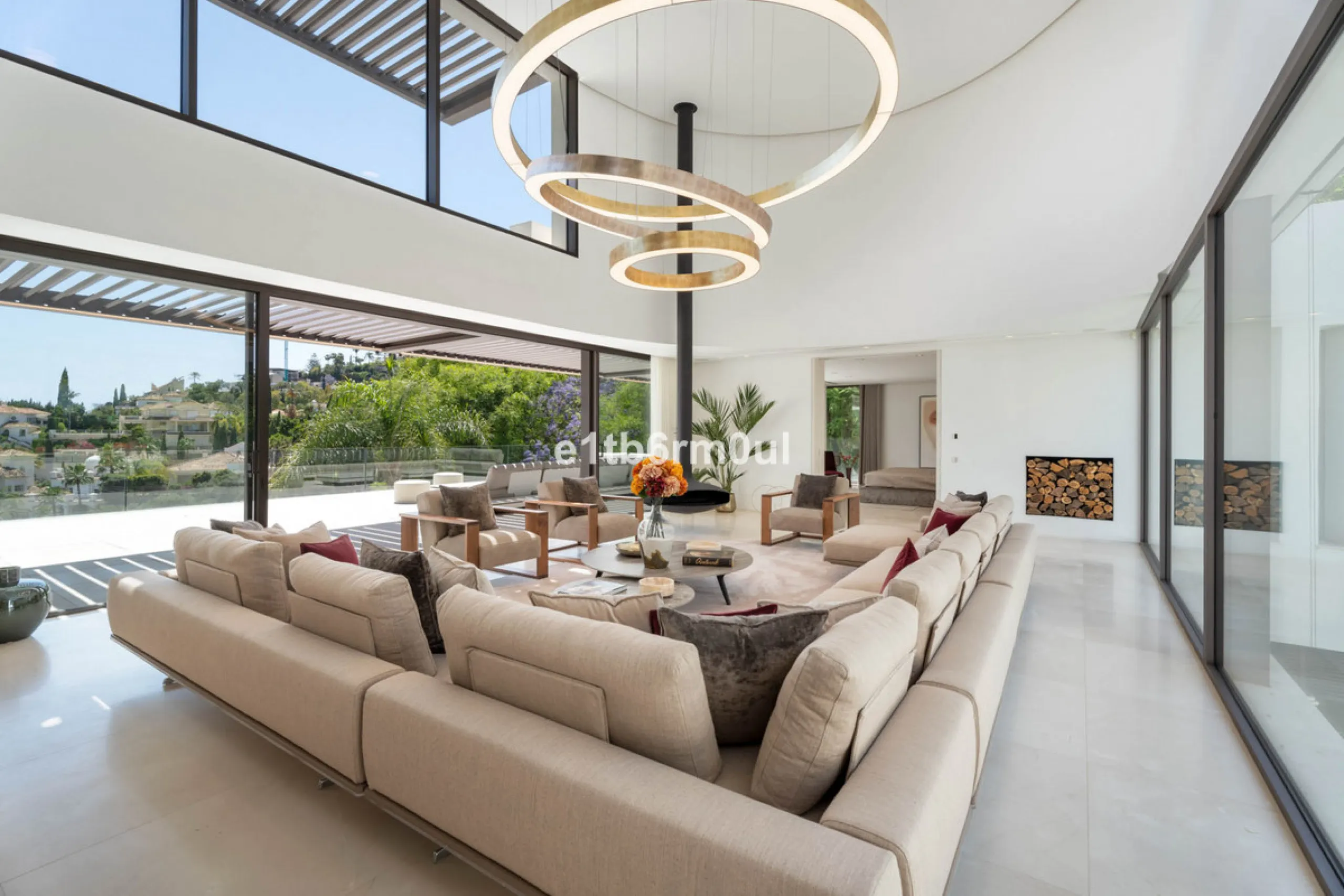 Experience the pinnacle of modern Mediterranean architecture with this brand-new designer villa nestled in the prestigious La Quinta residential enclave of Benahavís. Offering breathtaking panoramic sea and golf course views, this exquisitely crafted home