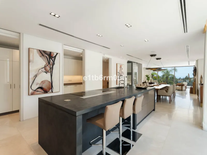 Experience the pinnacle of modern Mediterranean architecture with this brand-new designer villa nestled in the prestigious La Quinta residential enclave of Benahavís. Offering breathtaking panoramic sea and golf course views, this exquisitely crafted home