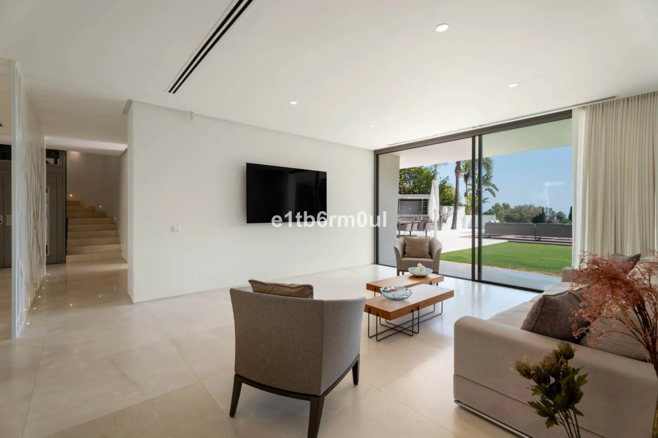 Experience the pinnacle of modern Mediterranean architecture with this brand-new designer villa nestled in the prestigious La Quinta residential enclave of Benahavís. Offering breathtaking panoramic sea and golf course views, this exquisitely crafted home