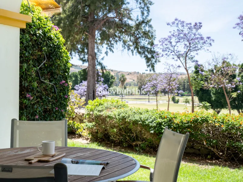 Welcome to a charming townhouse set right on the golf course in Mijas, surrounded by nature, peace, and Andalusian charm. This beautifully maintained home offers a private garden with open green views, backing directly onto a well-kept golf area, ideal fo