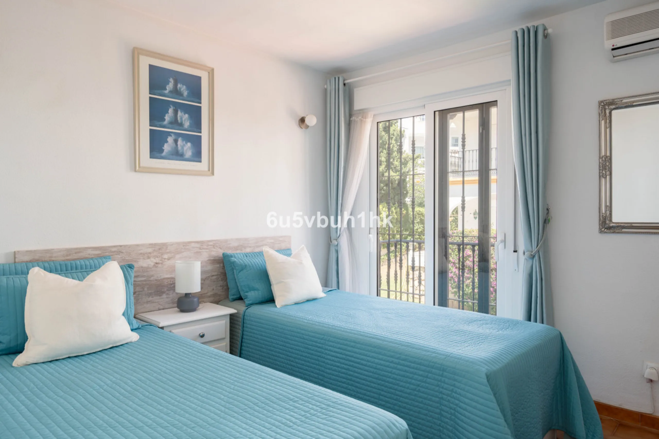 Welcome to a charming townhouse set right on the golf course in Mijas, surrounded by nature, peace, and Andalusian charm. This beautifully maintained home offers a private garden with open green views, backing directly onto a well-kept golf area, ideal fo