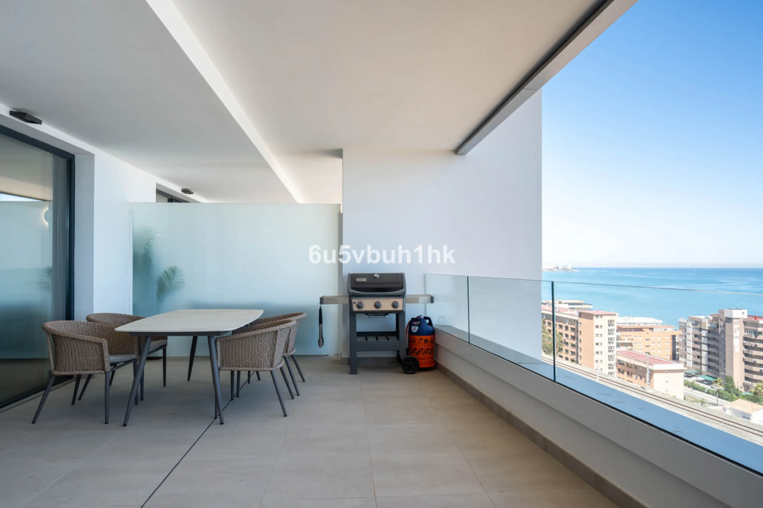 Apartment - Ground Floor Apartment в продаже в Fuengirola, Málaga. В доме 2 спален и 2 ванных комнат. Площадь дома 100 м²