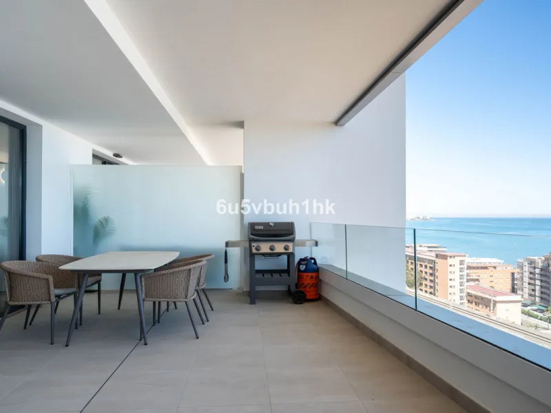Apartment - Ground Floor Apartment в продаже в Fuengirola, Málaga. В доме 2 спален и 2 ванных комнат. Площадь дома 100 м²