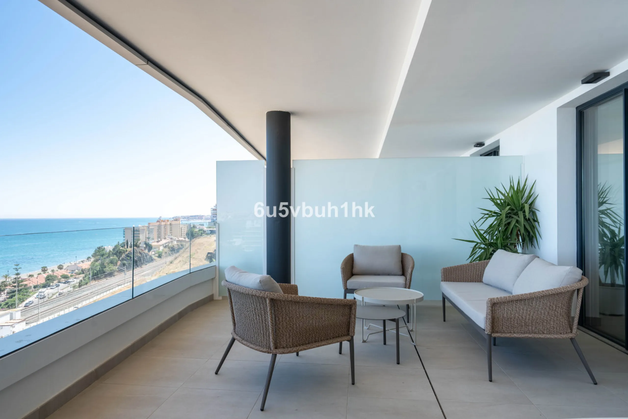 Apartment - Ground Floor Apartment в продаже в Fuengirola, Málaga. В доме 2 спален и 2 ванных комнат. Площадь дома 100 м²