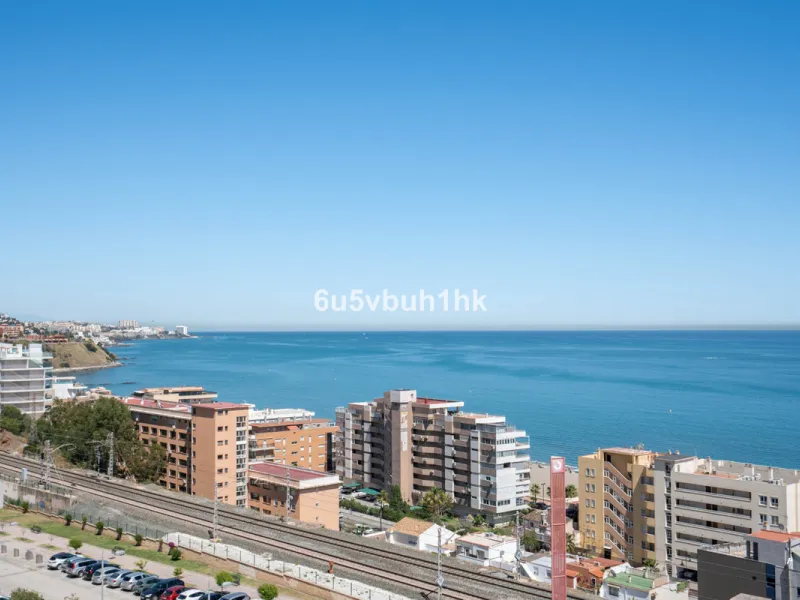 Apartment - Ground Floor Apartment в продаже в Fuengirola, Málaga. В доме 2 спален и 2 ванных комнат. Площадь дома 100 м²