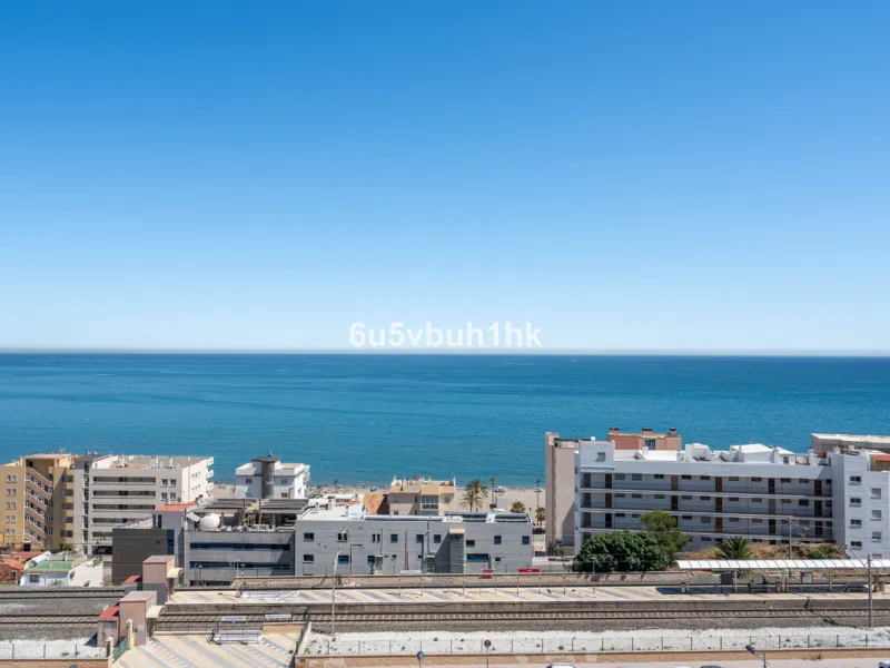 Apartment - Ground Floor Apartment в продаже в Fuengirola, Málaga. В доме 2 спален и 2 ванных комнат. Площадь дома 100 м²