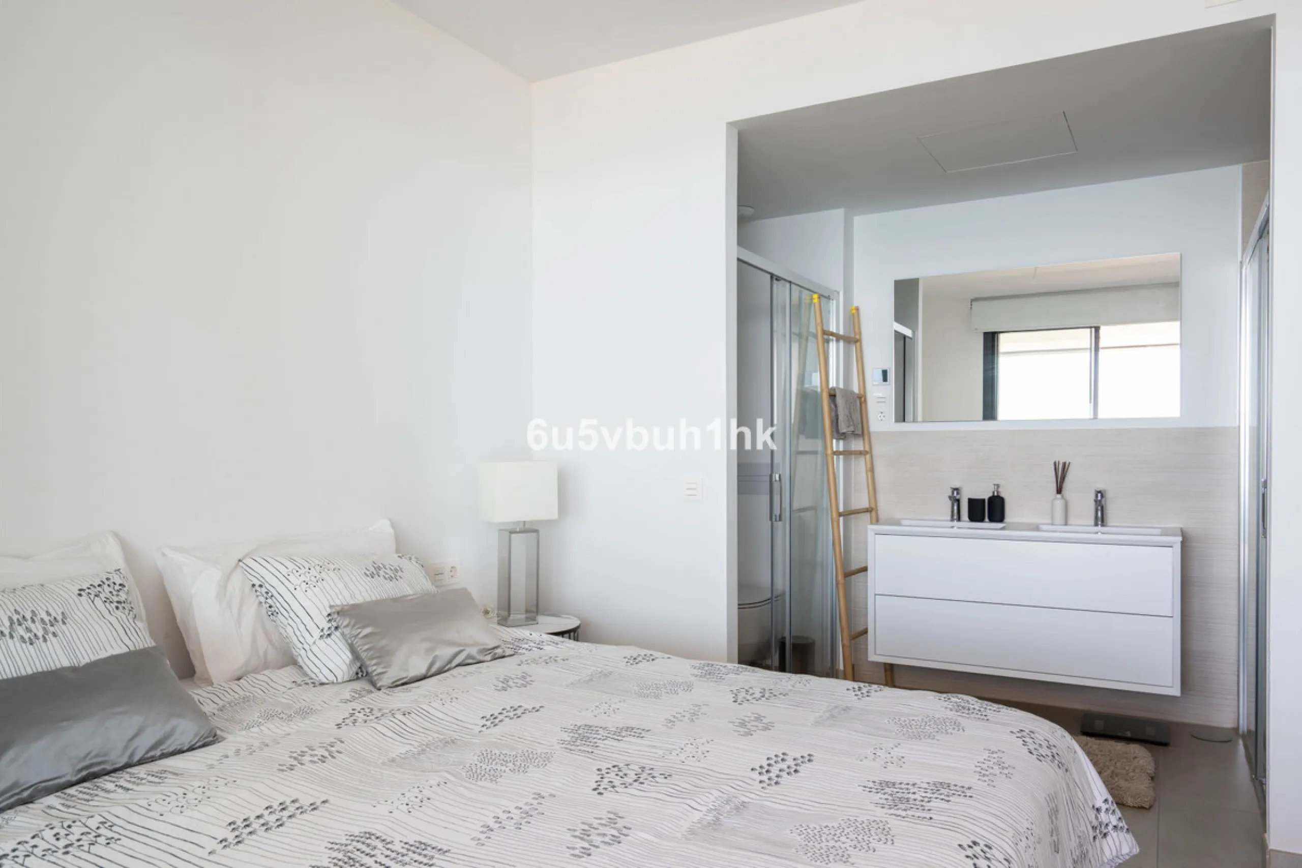 Apartment - Ground Floor Apartment в продаже в Fuengirola, Málaga. В доме 2 спален и 2 ванных комнат. Площадь дома 100 м²