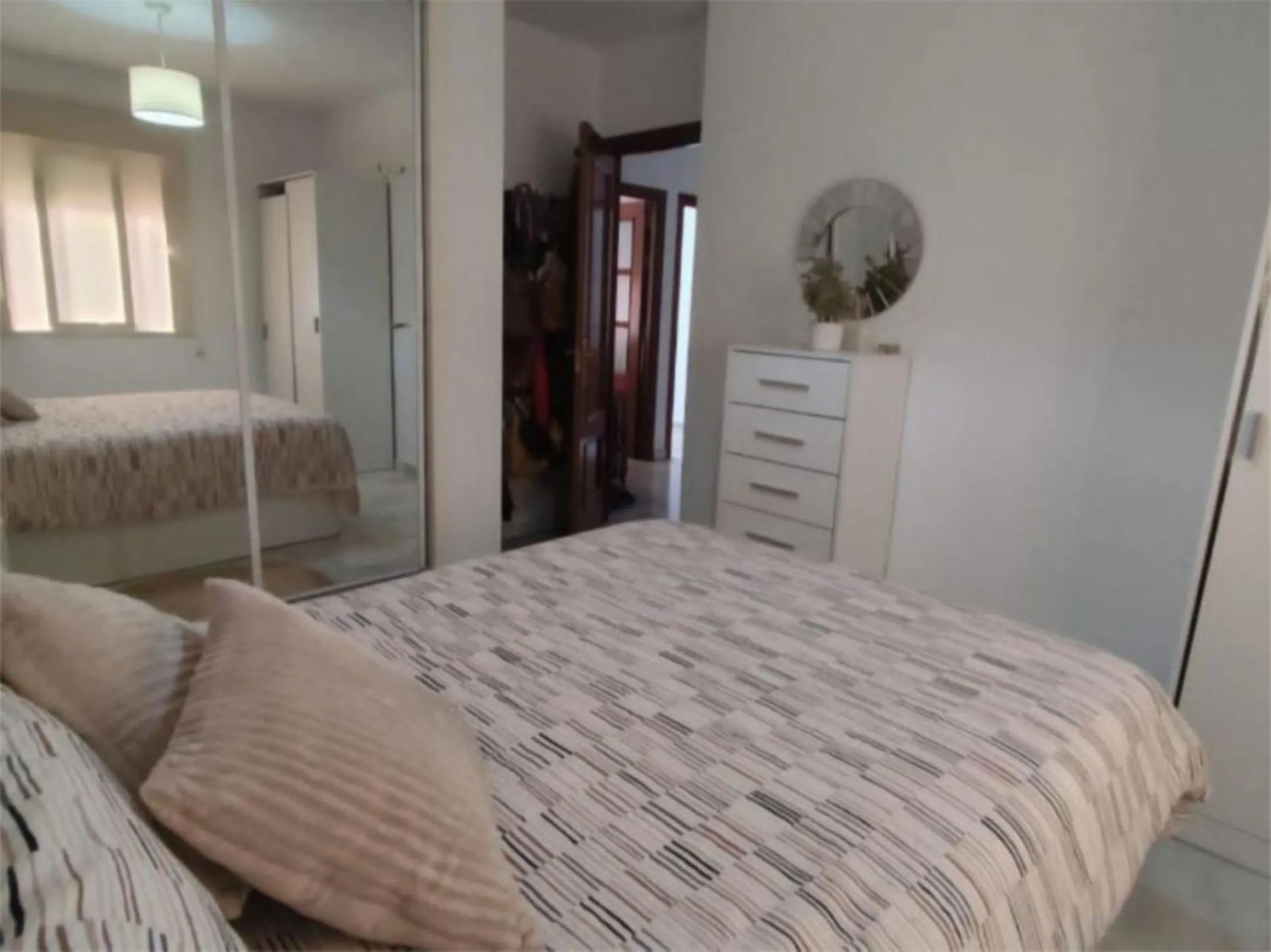 Middle Floor Apartment, Estepona, Costa del Sol.