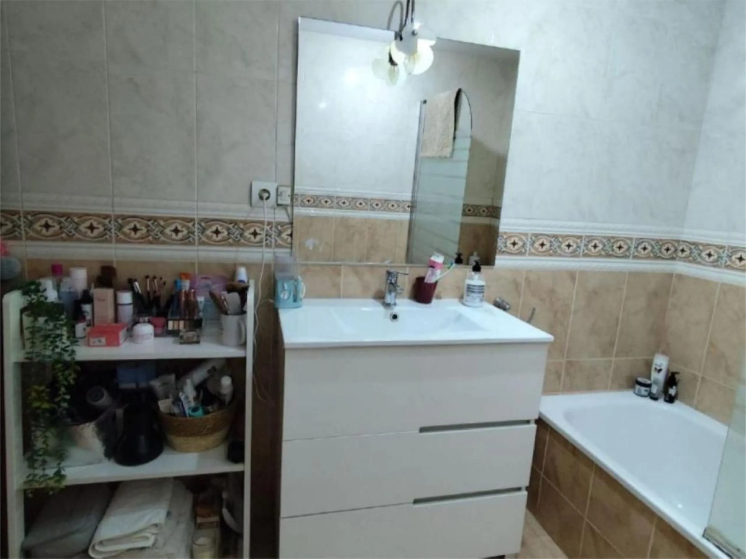 Middle Floor Apartment, Estepona, Costa del Sol.