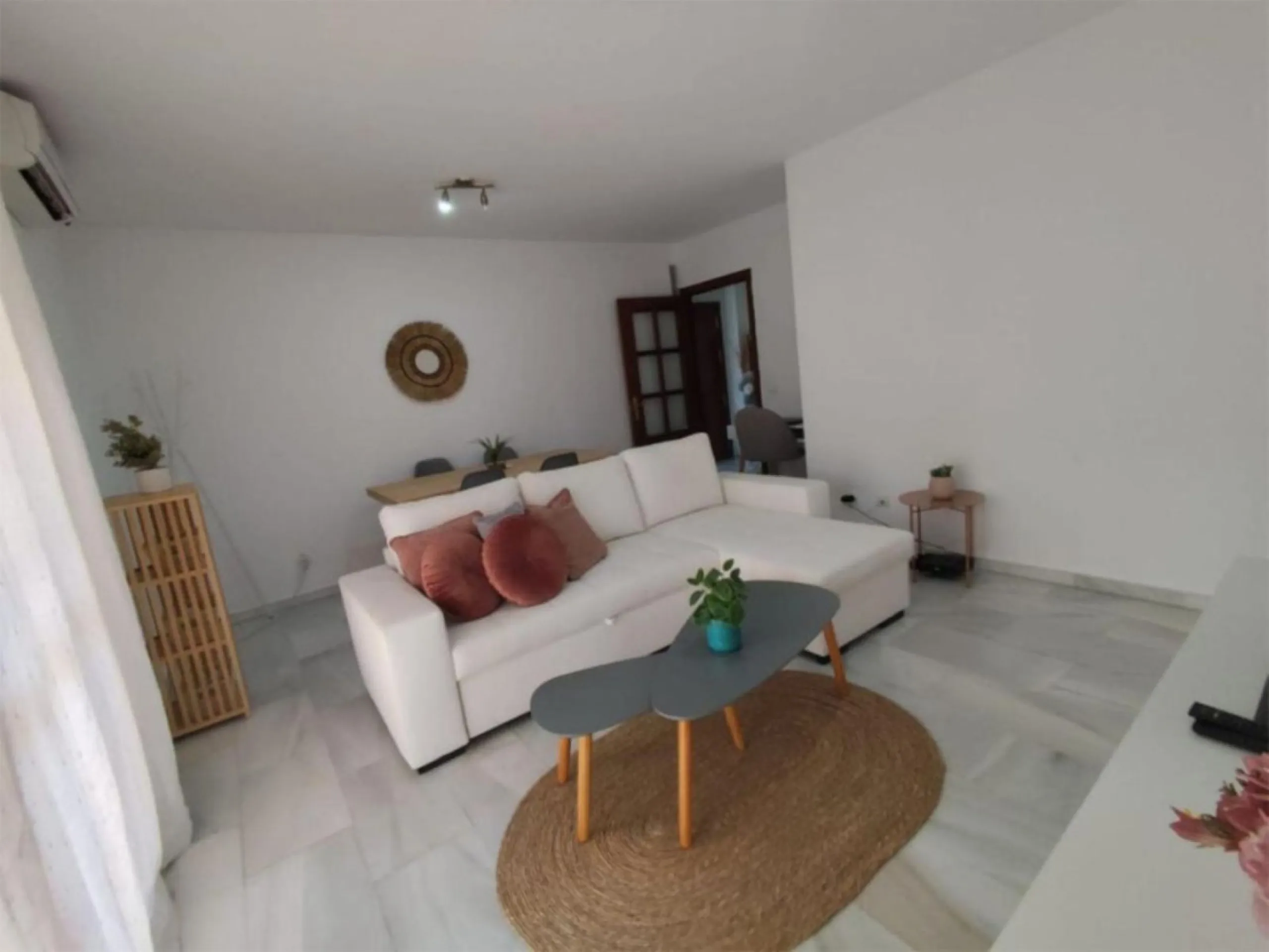Middle Floor Apartment, Estepona, Costa del Sol.