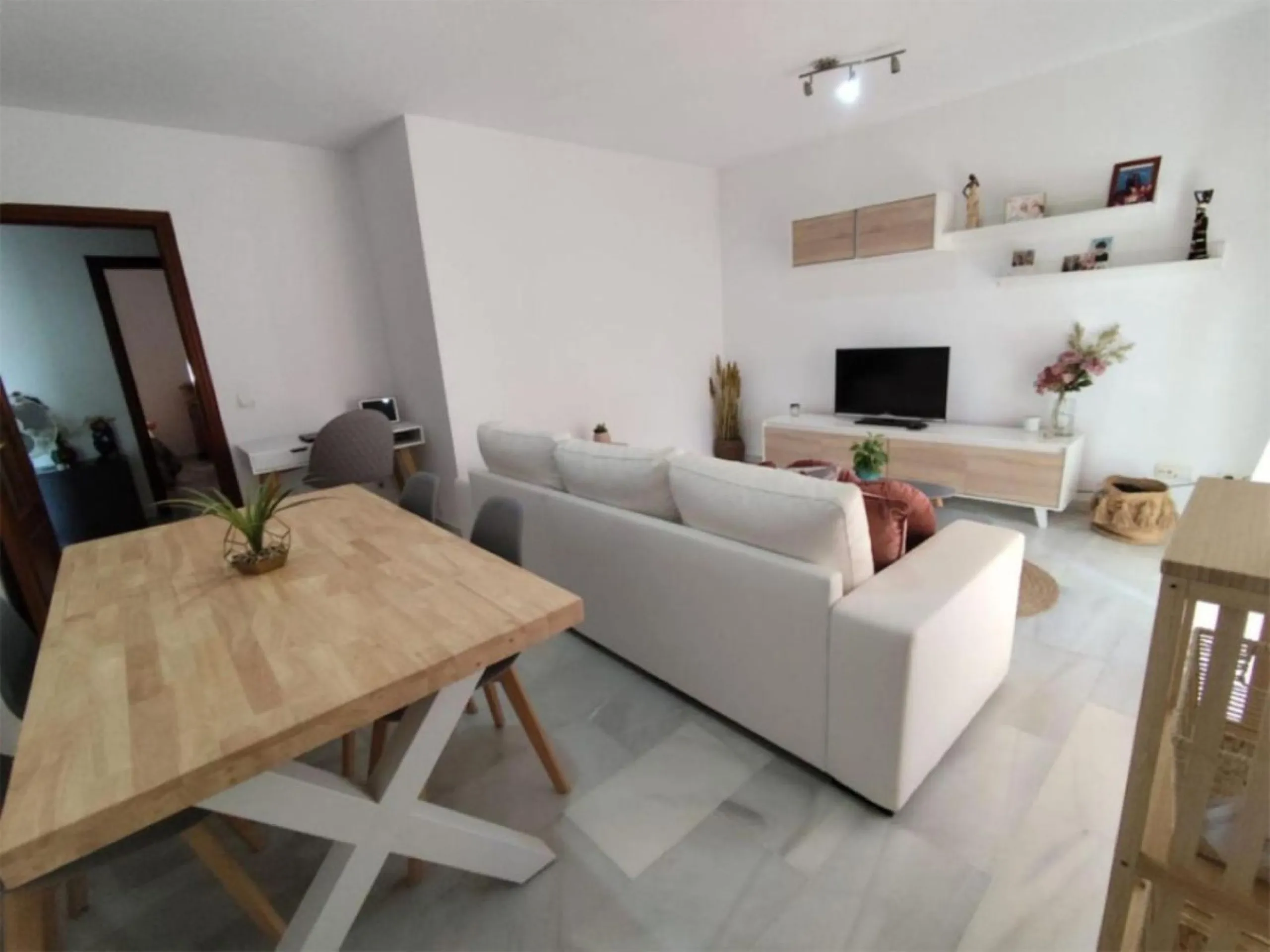 Middle Floor Apartment, Estepona, Costa del Sol.