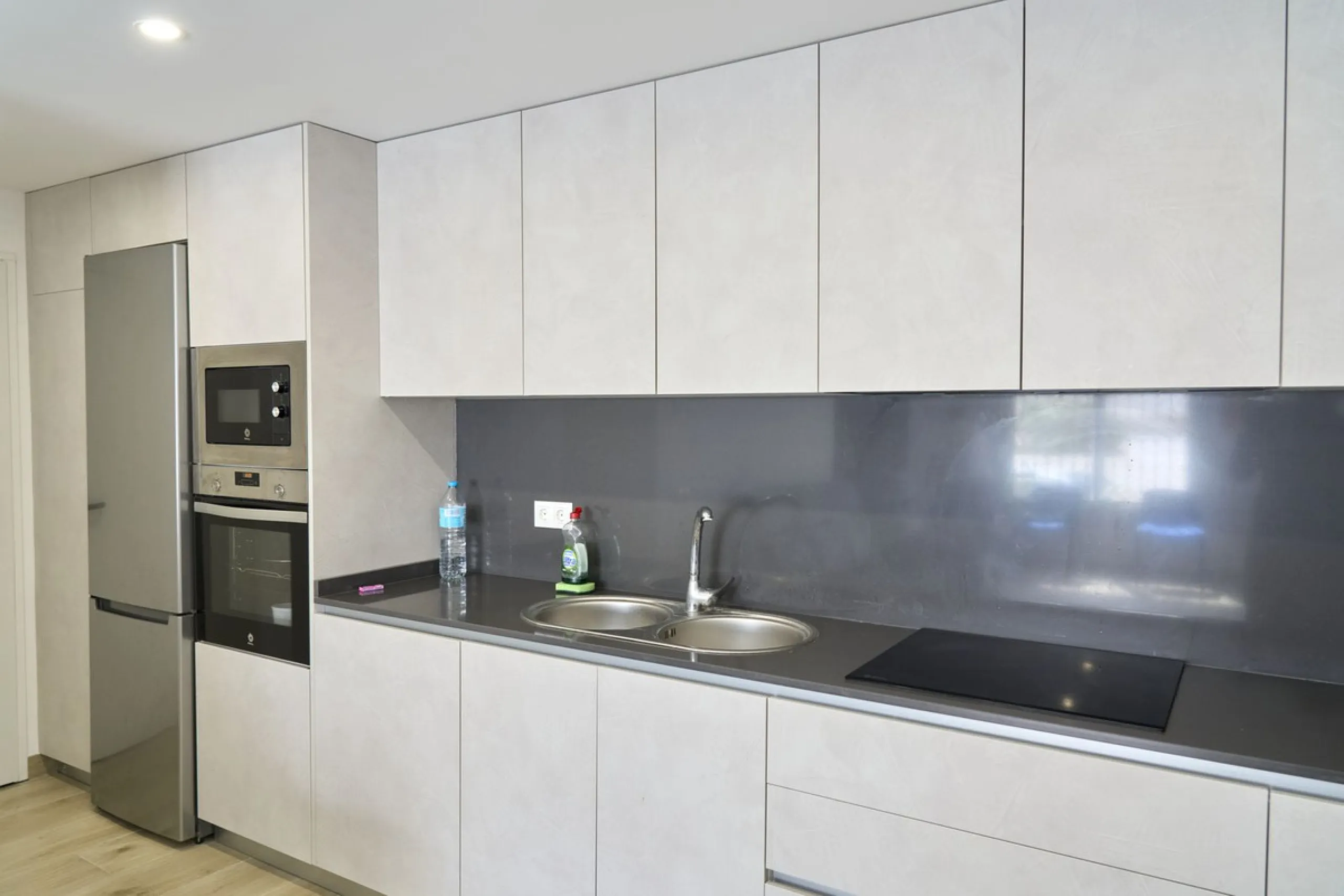 Apartment - Ground Floor Apartment в продаже в Estepona, Málaga. В доме 3 спален и 2 ванных комнат. Площадь дома 137 м²
