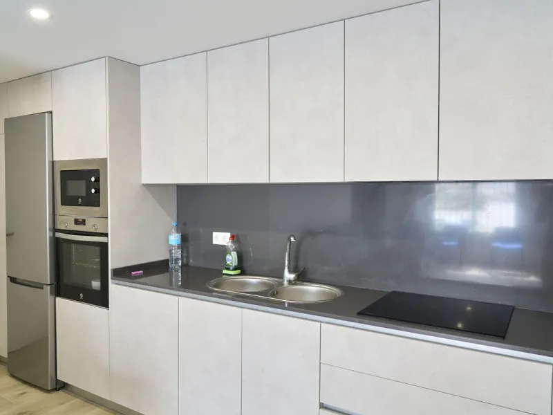 Apartment - Ground Floor Apartment в продаже в Estepona, Málaga. В доме 3 спален и 2 ванных комнат. Площадь дома 137 м²