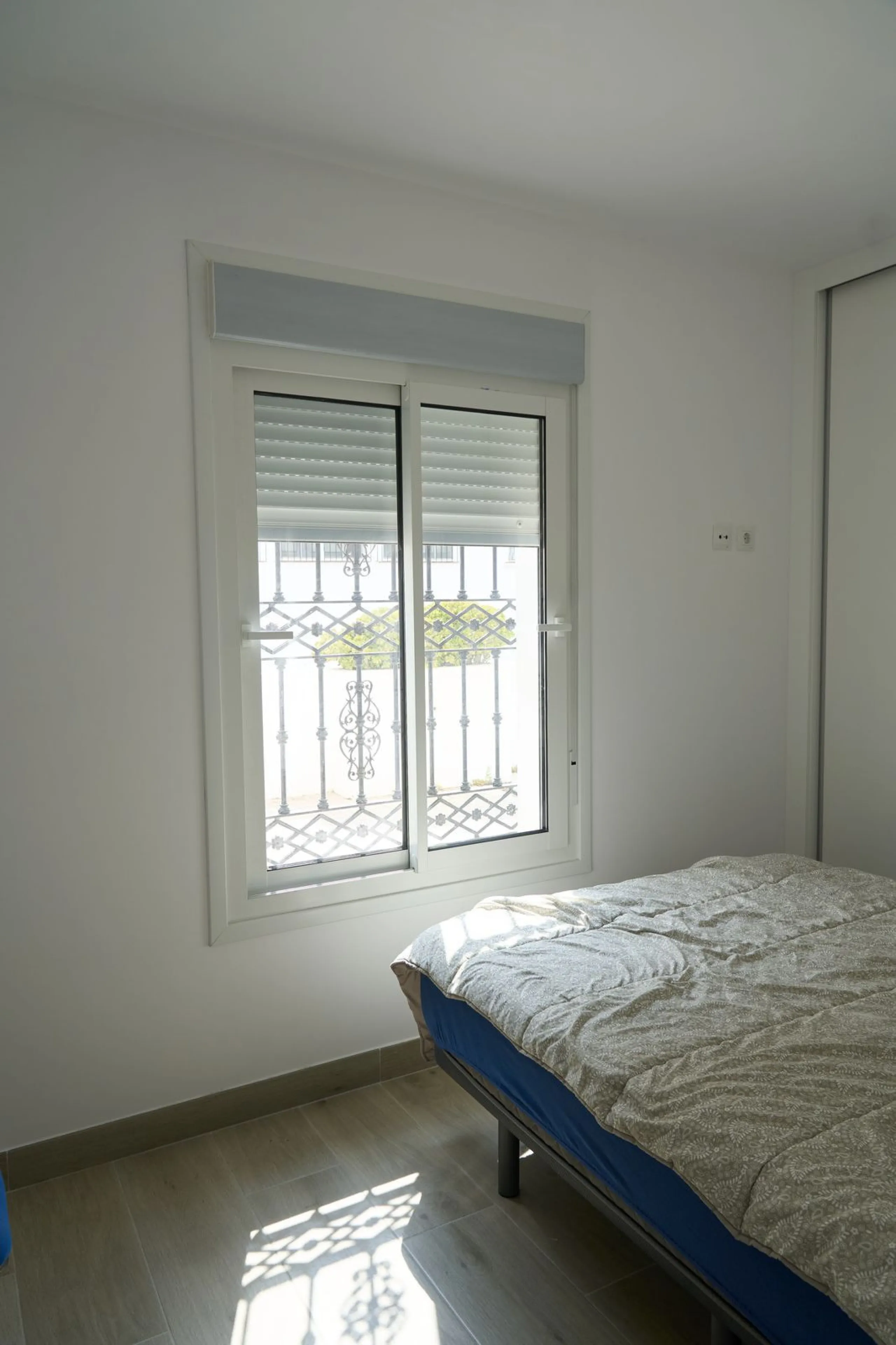 Apartment - Ground Floor Apartment в продаже в Estepona, Málaga. В доме 3 спален и 2 ванных комнат. Площадь дома 137 м²