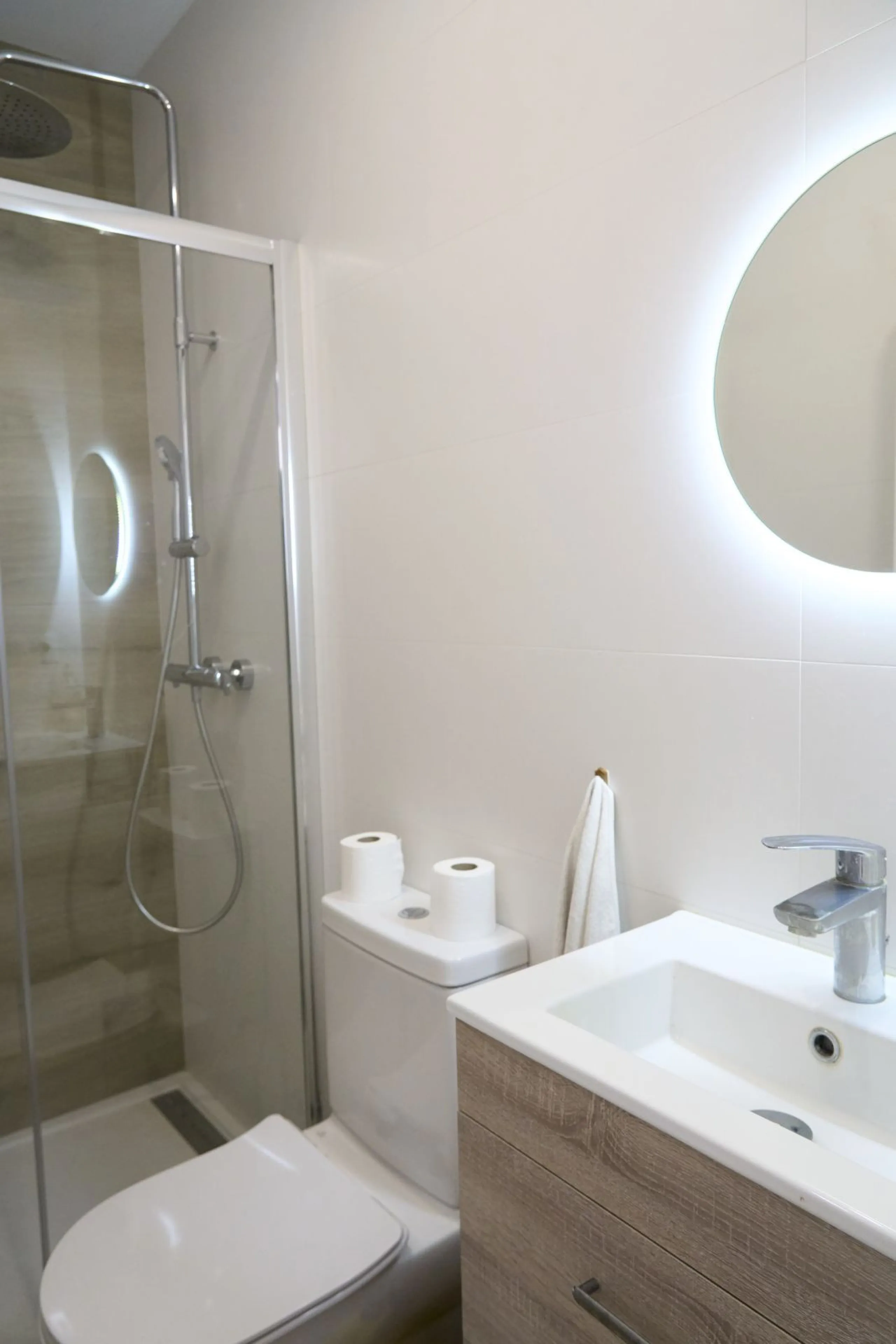 Apartment - Ground Floor Apartment в продаже в Estepona, Málaga. В доме 3 спален и 2 ванных комнат. Площадь дома 137 м²