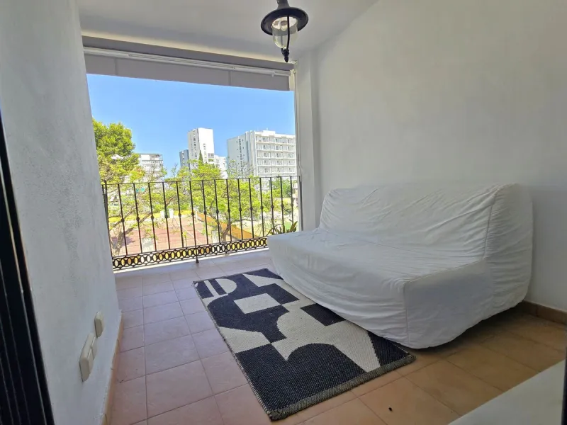 Just 600 metres from the beach and steps away from Bonanza Square!