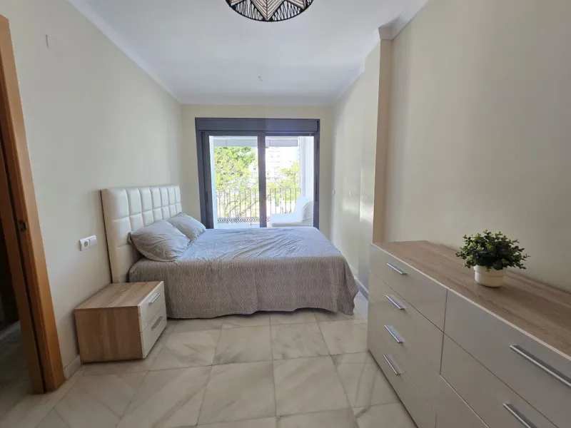 Just 600 metres from the beach and steps away from Bonanza Square!
