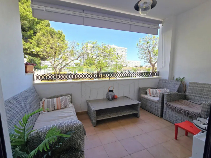 Just 600 metres from the beach and steps away from Bonanza Square!