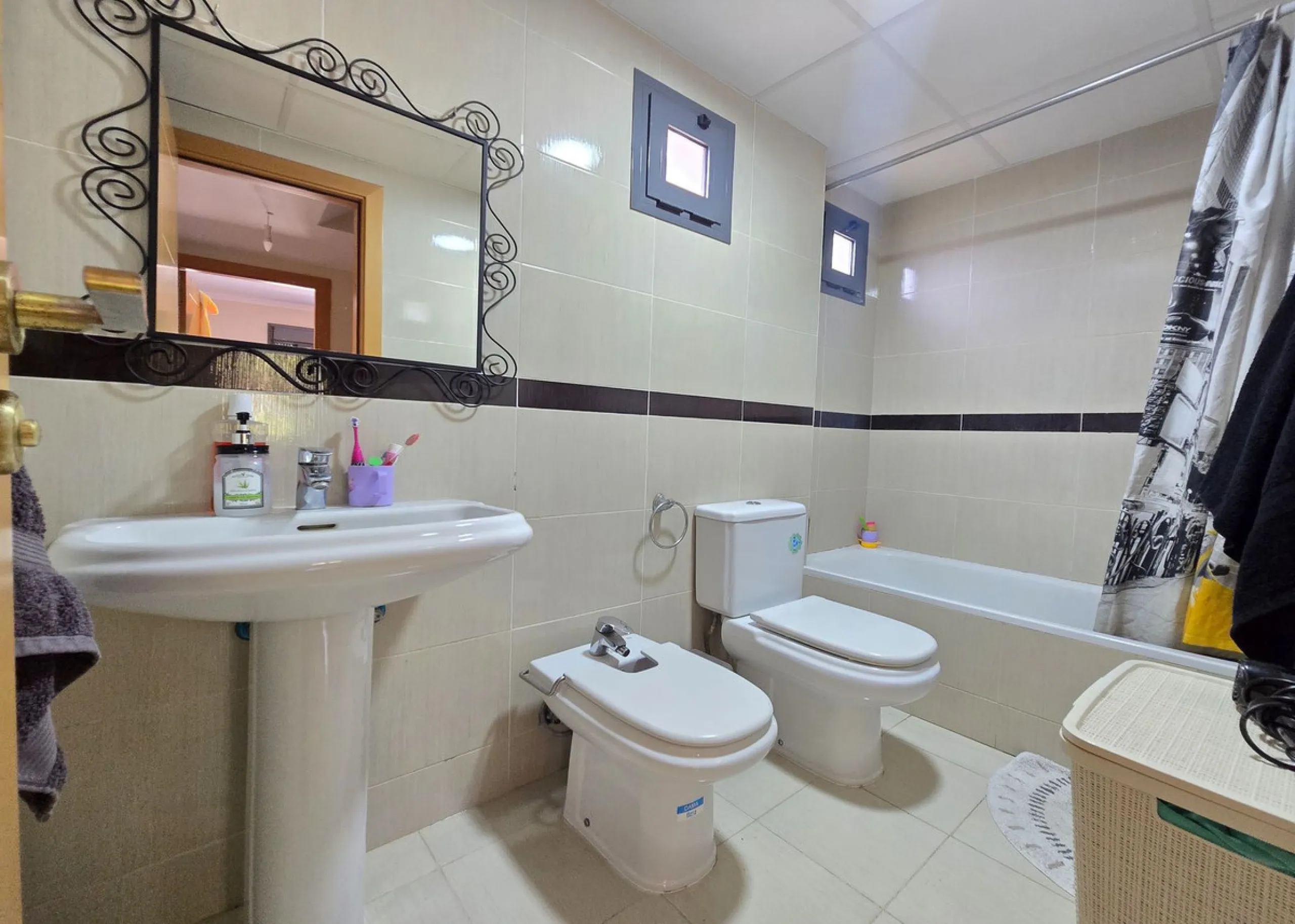 Just 600 metres from the beach and steps away from Bonanza Square!