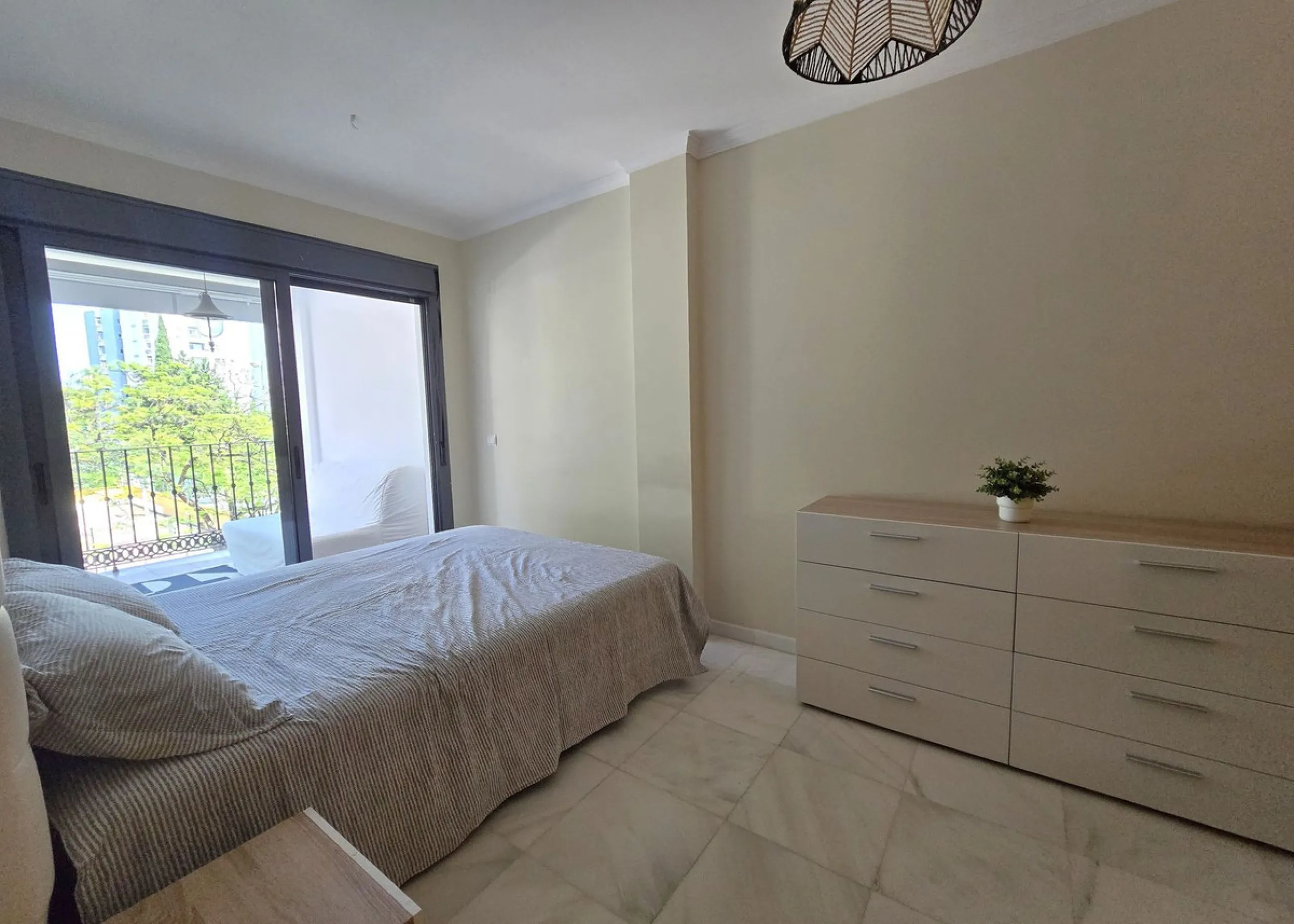 Just 600 metres from the beach and steps away from Bonanza Square!