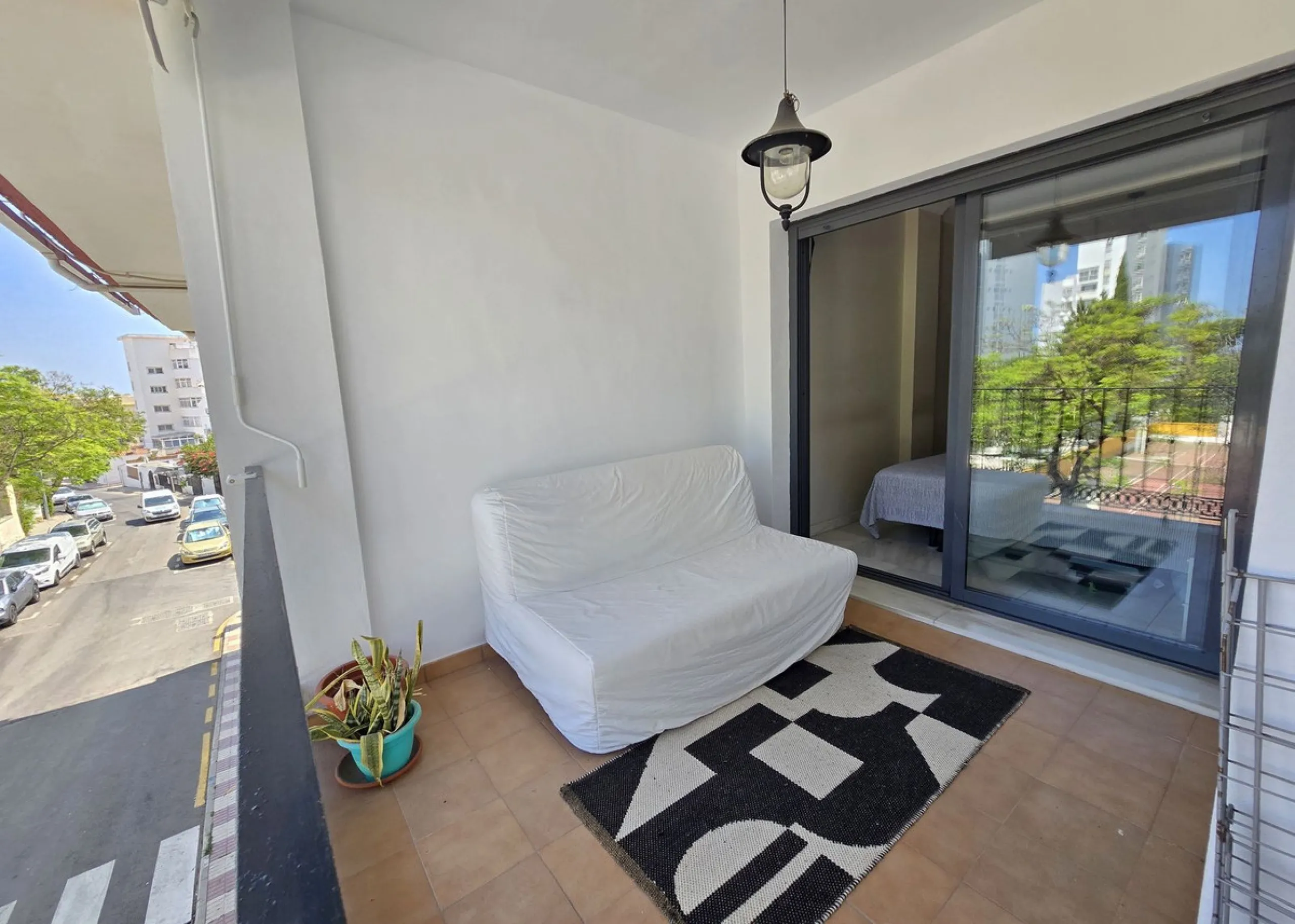 Just 600 metres from the beach and steps away from Bonanza Square!