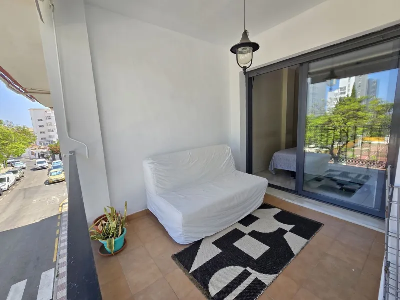 Just 600 metres from the beach and steps away from Bonanza Square!