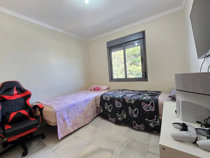 Just 600 metres from the beach and steps away from Bonanza Square!