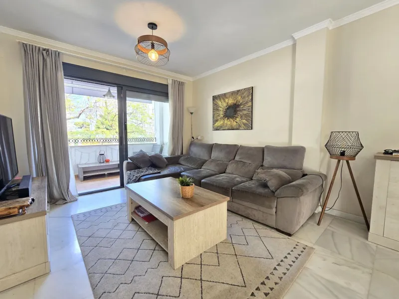Just 600 metres from the beach and steps away from Bonanza Square!