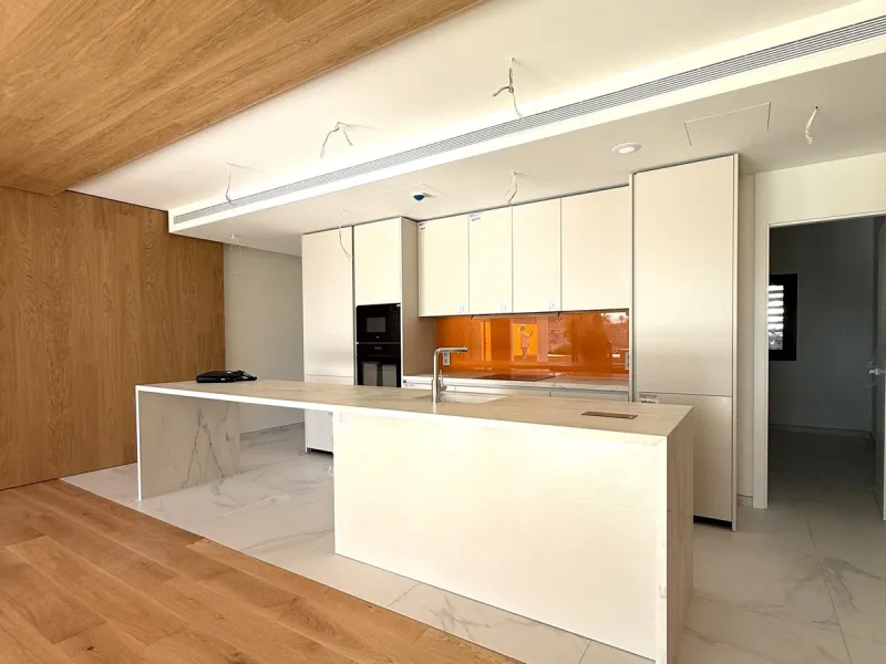 Conceived to integrate naturally into the Mediterranean landscape, this new residential complex is surrounded by green areas, open views of the sea and all the privileges of being part of the Resort ecosystem. A space that connects innovation, sustainabil