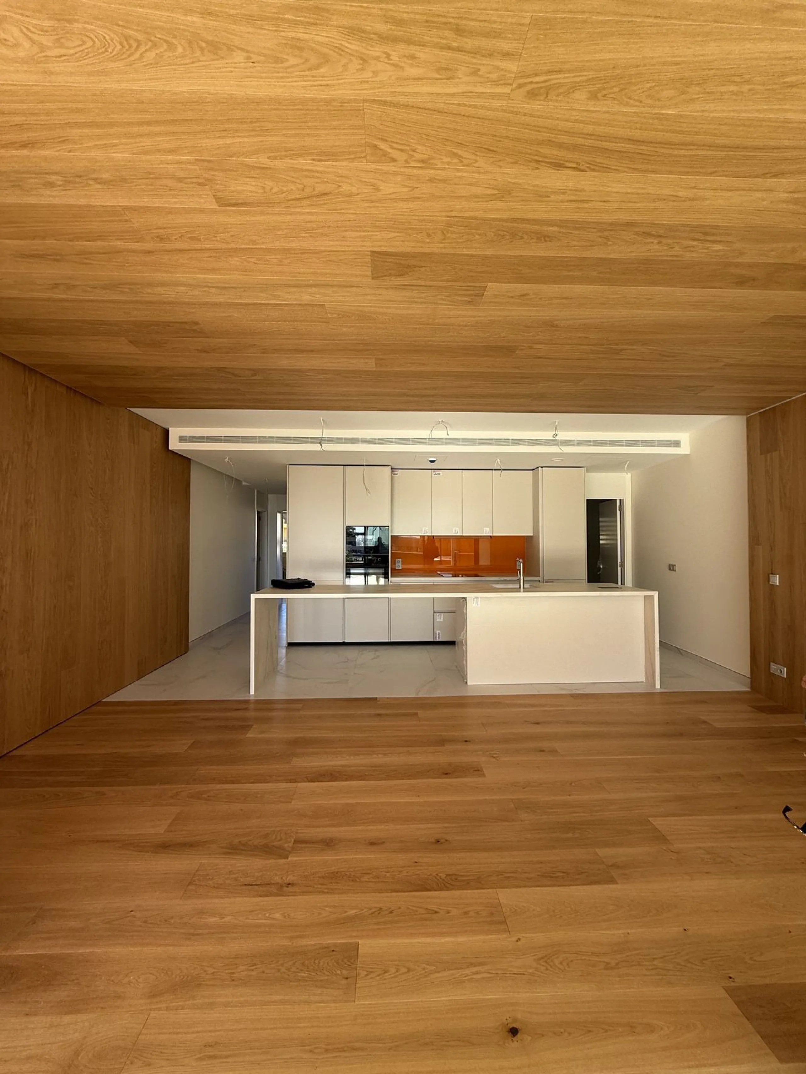 Conceived to integrate naturally into the Mediterranean landscape, this new residential complex is surrounded by green areas, open views of the sea and all the privileges of being part of the Resort ecosystem. A space that connects innovation, sustainabil