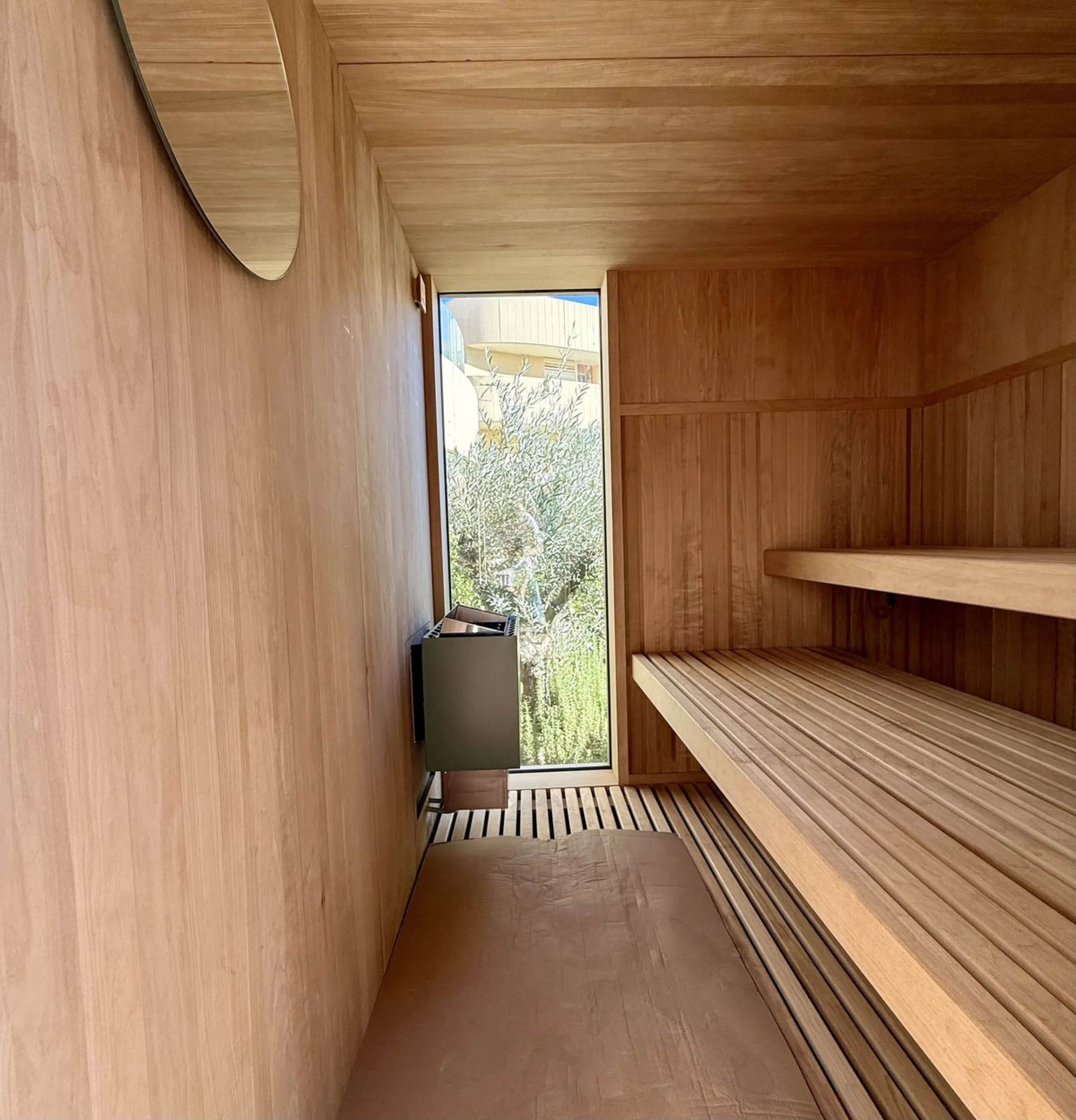 Conceived to integrate naturally into the Mediterranean landscape, this new residential complex is surrounded by green areas, open views of the sea and all the privileges of being part of the Resort ecosystem. A space that connects innovation, sustainabil