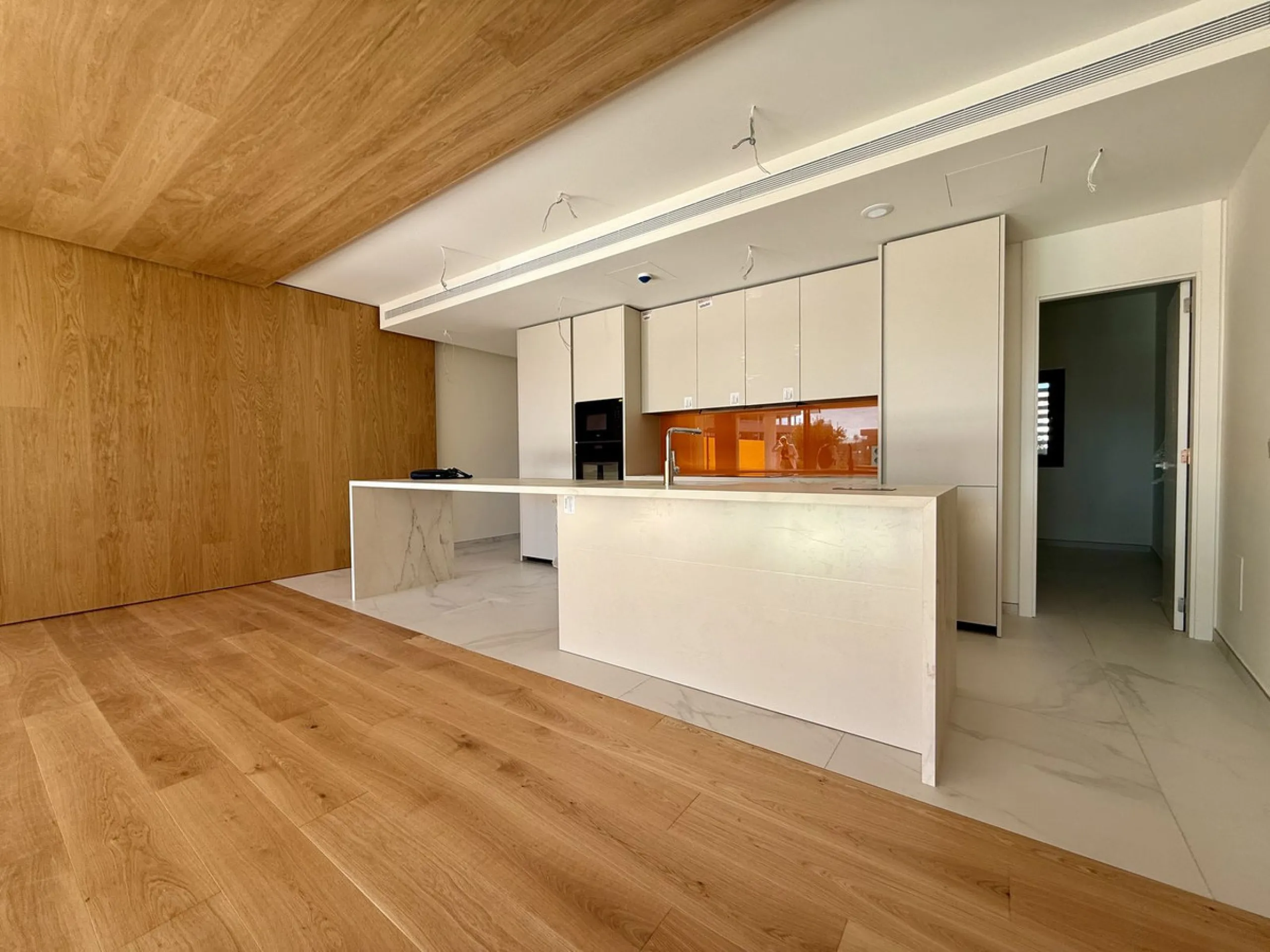 Conceived to integrate naturally into the Mediterranean landscape, this new residential complex is surrounded by green areas, open views of the sea and all the privileges of being part of the Resort ecosystem. A space that connects innovation, sustainabil