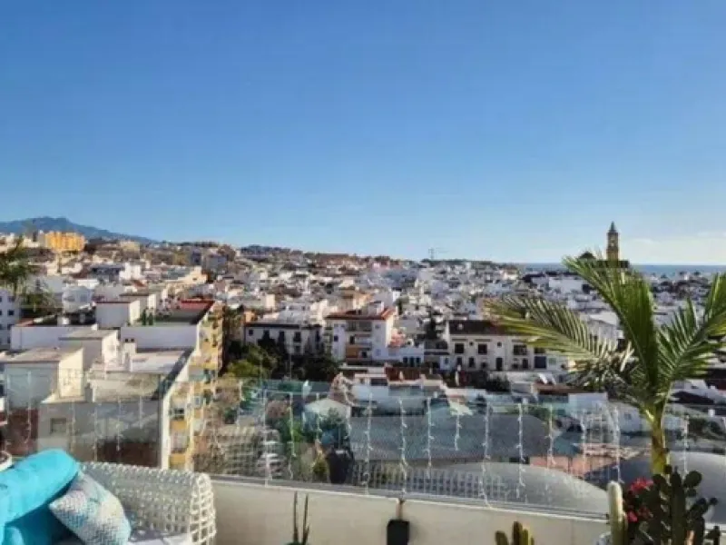 Apartment - Penthouse в продаже в Estepona, Málaga. В доме 2 спален и 2 ванных комнат. Площадь дома 175 м²