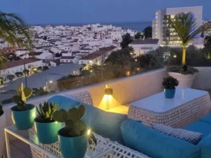 Apartment - Penthouse в продаже в Estepona, Málaga. В доме 2 спален и 2 ванных комнат. Площадь дома 175 м²