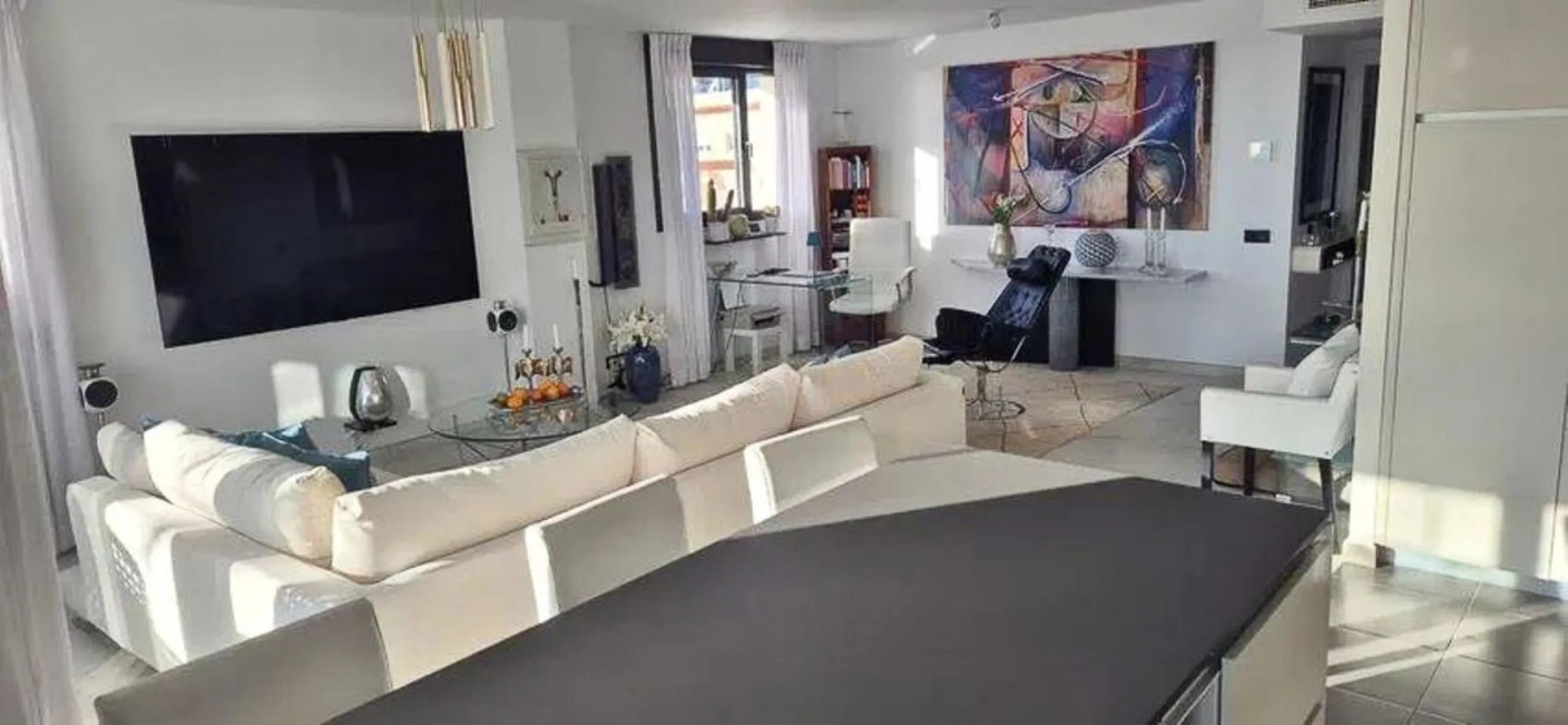 Apartment - Penthouse в продаже в Estepona, Málaga. В доме 2 спален и 2 ванных комнат. Площадь дома 175 м²