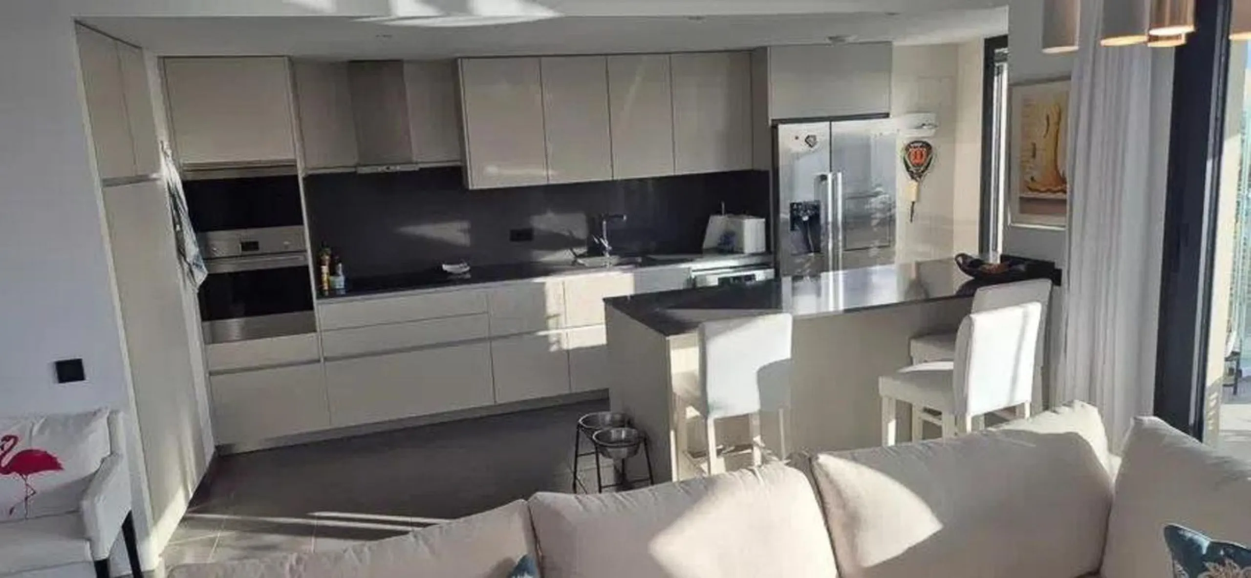 Apartment - Penthouse в продаже в Estepona, Málaga. В доме 2 спален и 2 ванных комнат. Площадь дома 175 м²
