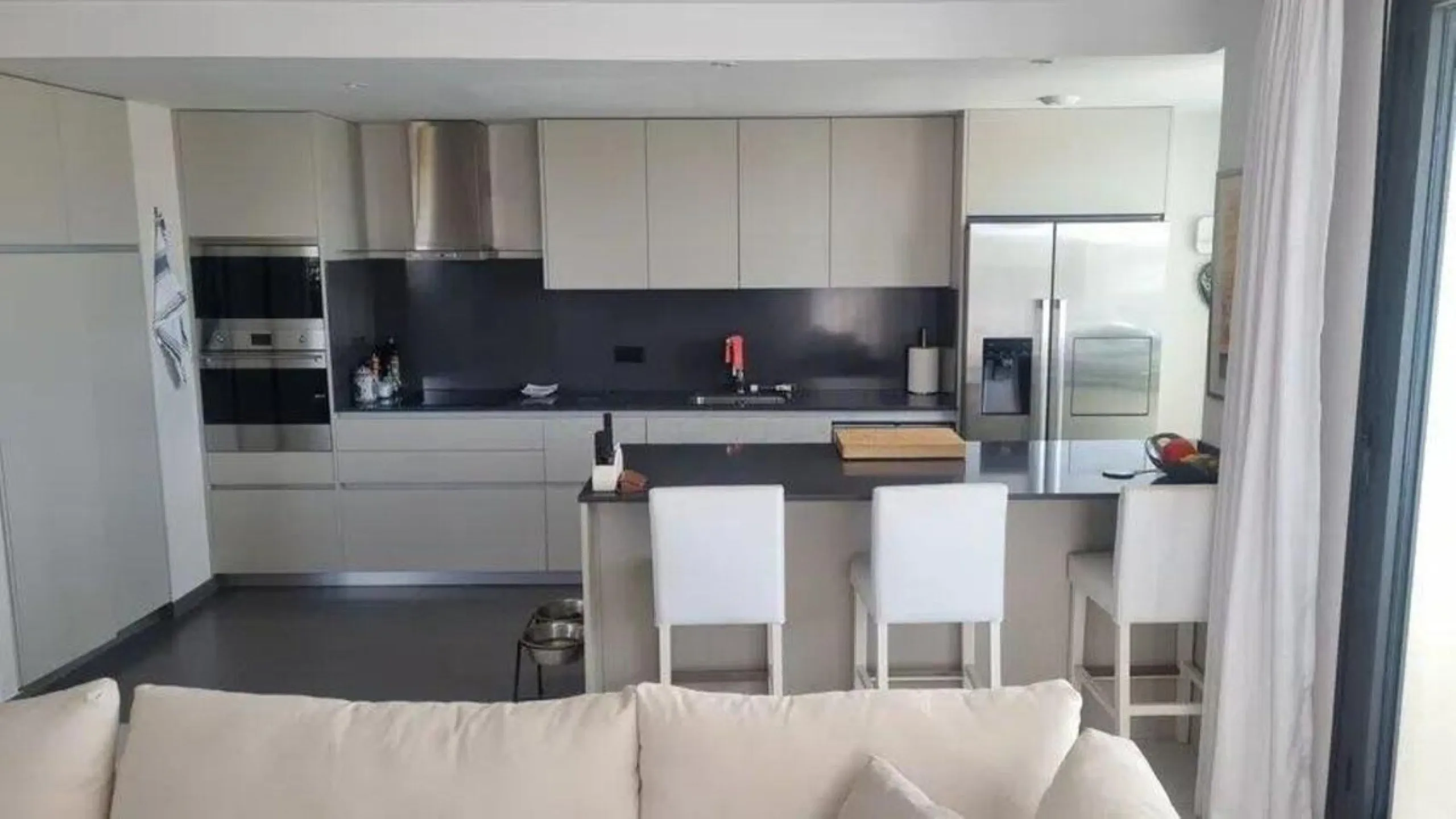 Apartment - Penthouse в продаже в Estepona, Málaga. В доме 2 спален и 2 ванных комнат. Площадь дома 175 м²