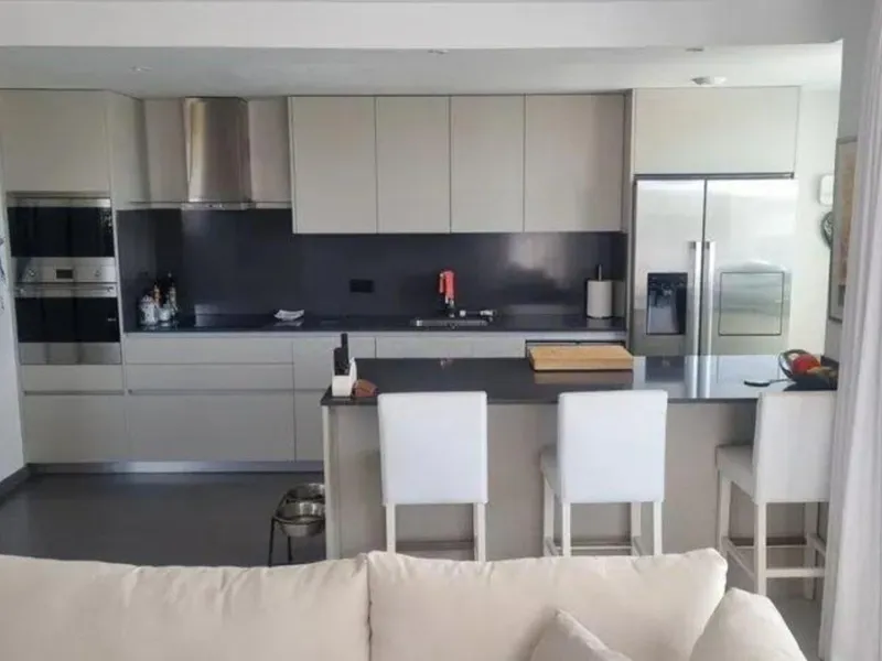 Apartment - Penthouse в продаже в Estepona, Málaga. В доме 2 спален и 2 ванных комнат. Площадь дома 175 м²