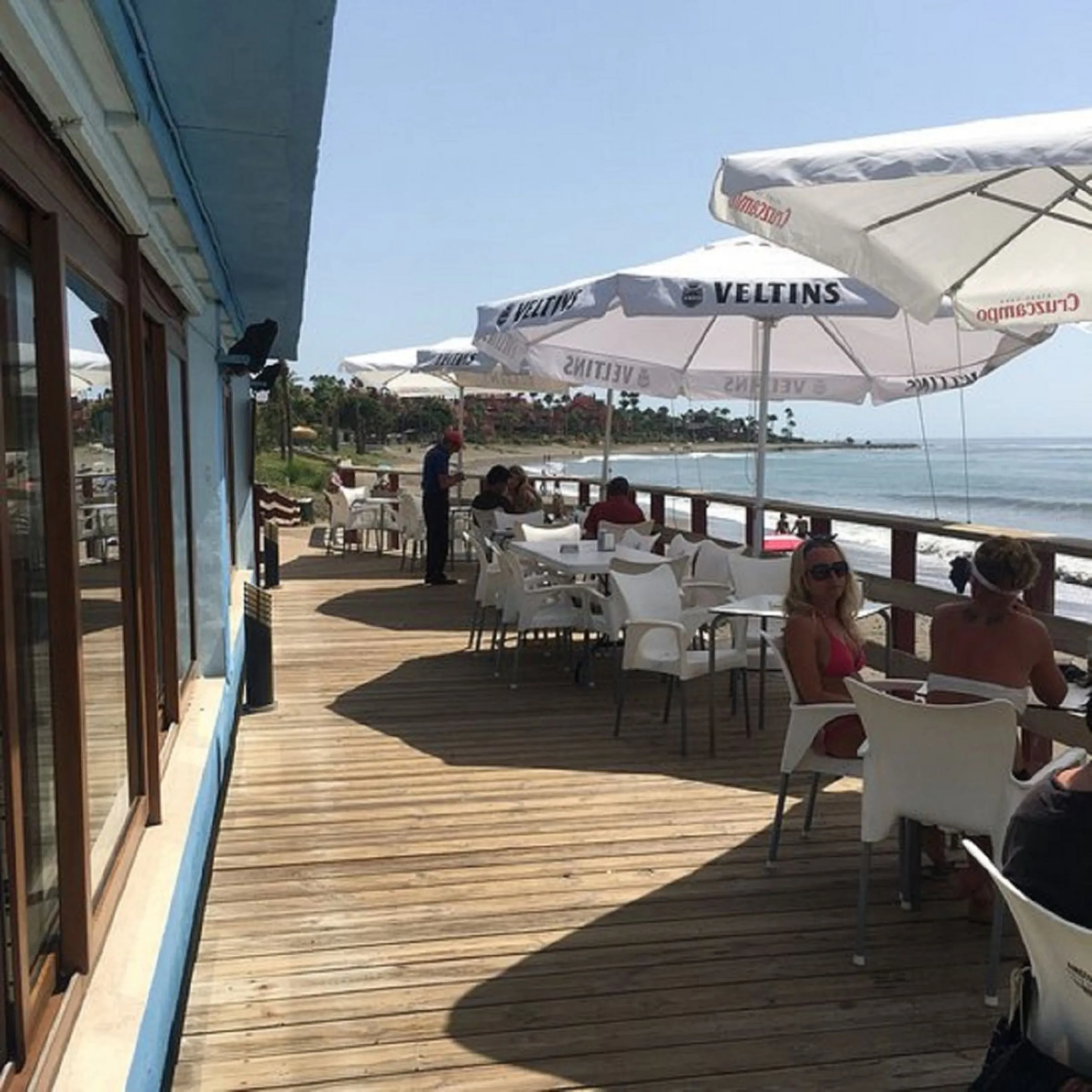 For sale: an iconic beachfront restaurant-chiringuito located literally on the shores of the Mediterranean in Estepona. A true jewel of the Costa del Sol, offering completely unobstructed sea views in one of the most sought-after areas of the coastline.