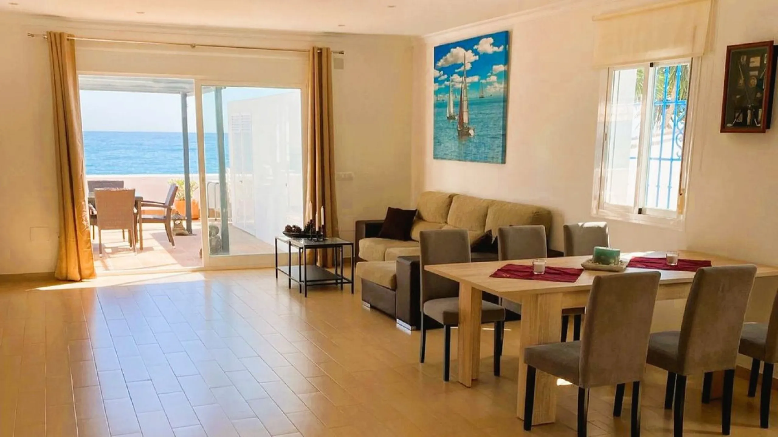 For sale: an iconic beachfront restaurant-chiringuito located literally on the shores of the Mediterranean in Estepona. A true jewel of the Costa del Sol, offering completely unobstructed sea views in one of the most sought-after areas of the coastline.