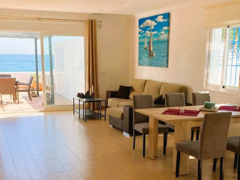 For sale: an iconic beachfront restaurant-chiringuito located literally on the shores of the Mediterranean in Estepona. A true jewel of the Costa del Sol, offering completely unobstructed sea views in one of the most sought-after areas of the coastline.
