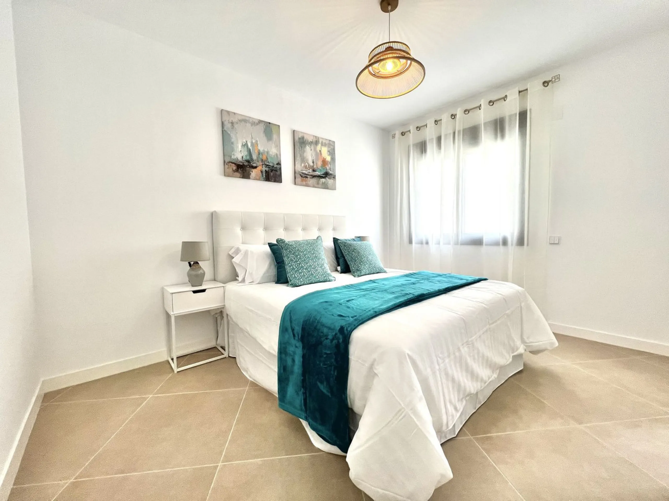 EL PARAISO-Residencial Agra: a beautifully furnished, newly built three-bedroom, three-bathroom townhouse. Located in a secure gated complex with access to a well-maintained community pool, this modern home offers comfort and convenience. It features a sp