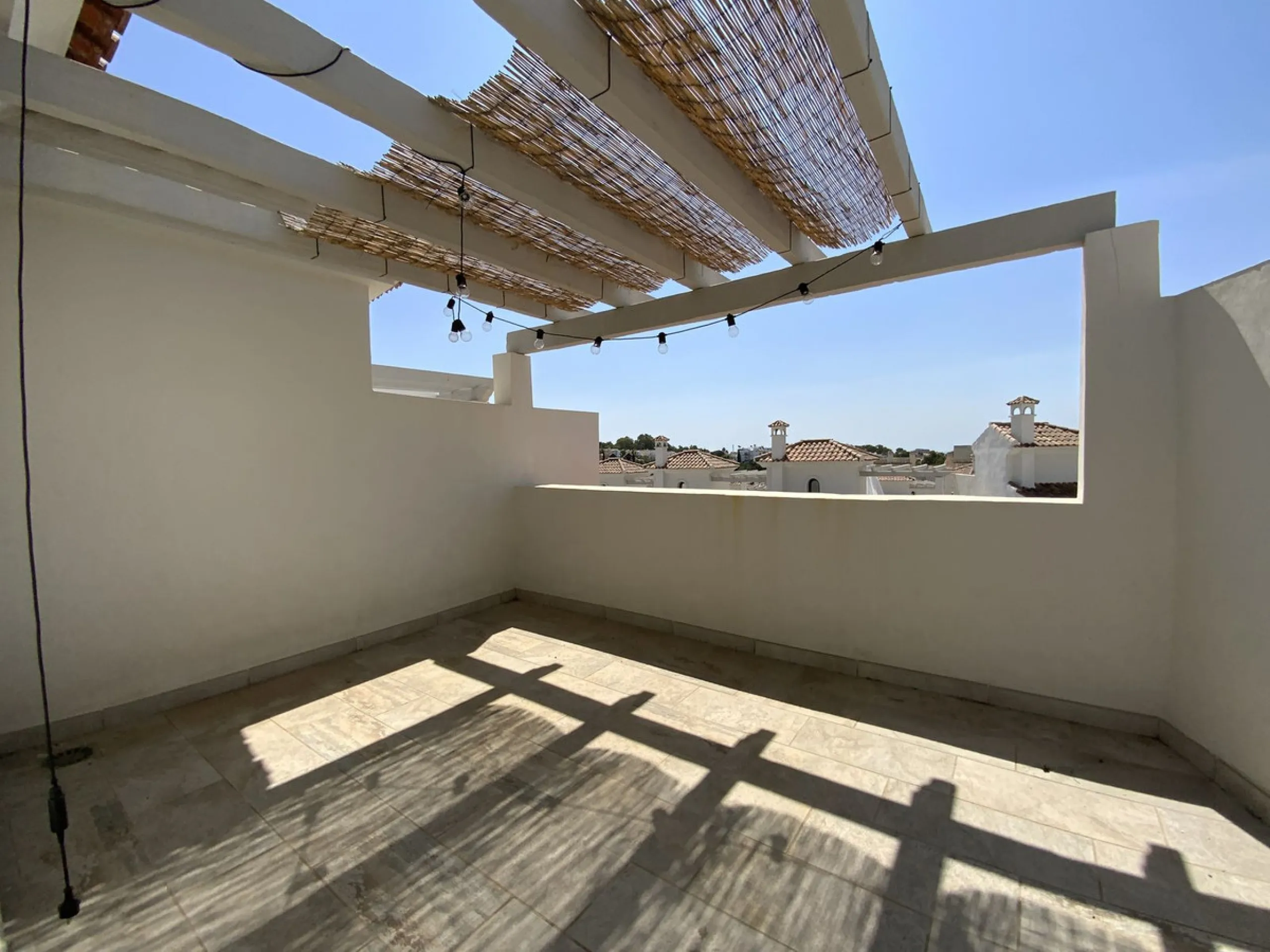 EL PARAISO-Residencial Agra: a beautifully furnished, newly built three-bedroom, three-bathroom townhouse. Located in a secure gated complex with access to a well-maintained community pool, this modern home offers comfort and convenience. It features a sp