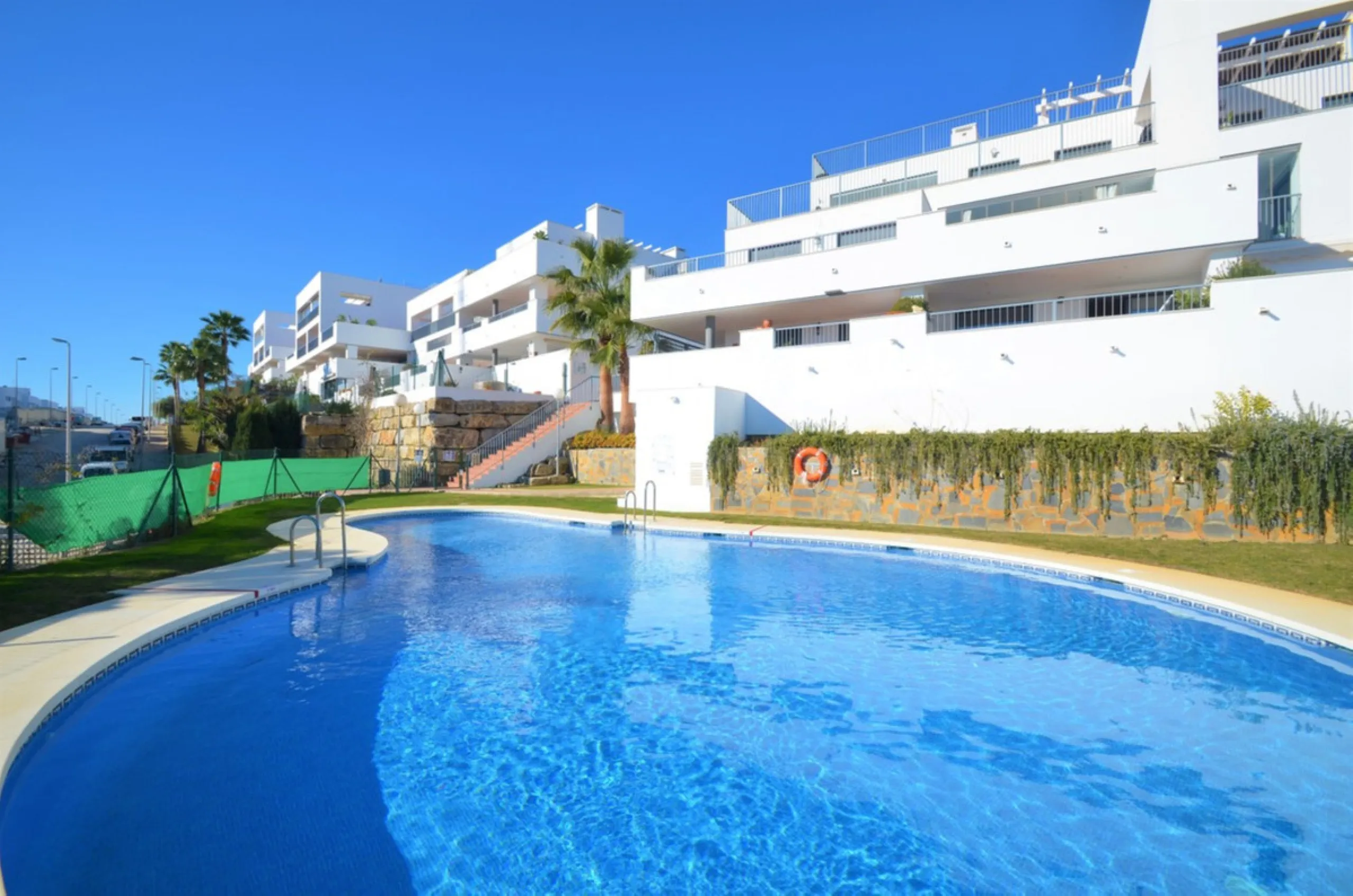 Magnificent PENTHOUSE with LARGE TERRACE and SOLARIUM. Facing southeast, this stunning property enjoys WONDERFUL SEA and GOLF VIEWS. Located in a well-maintained urbanization, it sits in one of the most sought-after areas, surrounded by prestigious golf c