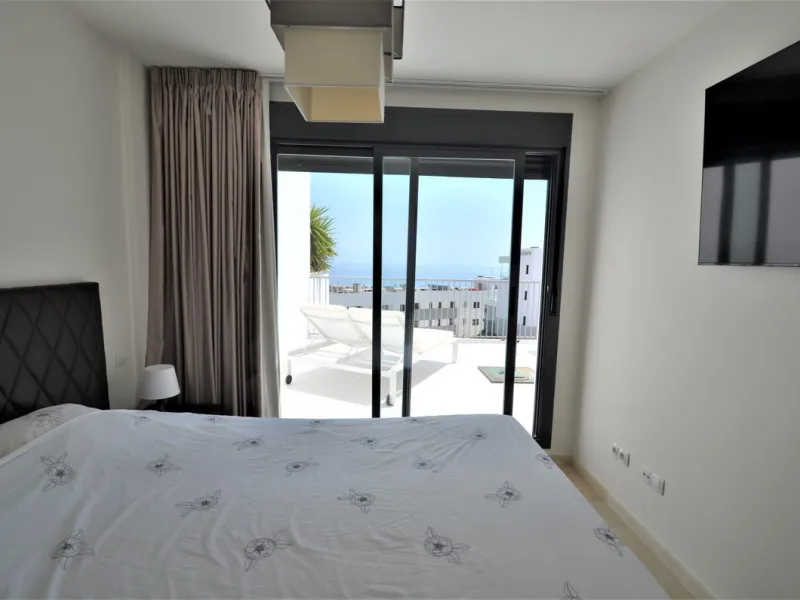 Magnificent PENTHOUSE with LARGE TERRACE and SOLARIUM. Facing southeast, this stunning property enjoys WONDERFUL SEA and GOLF VIEWS. Located in a well-maintained urbanization, it sits in one of the most sought-after areas, surrounded by prestigious golf c