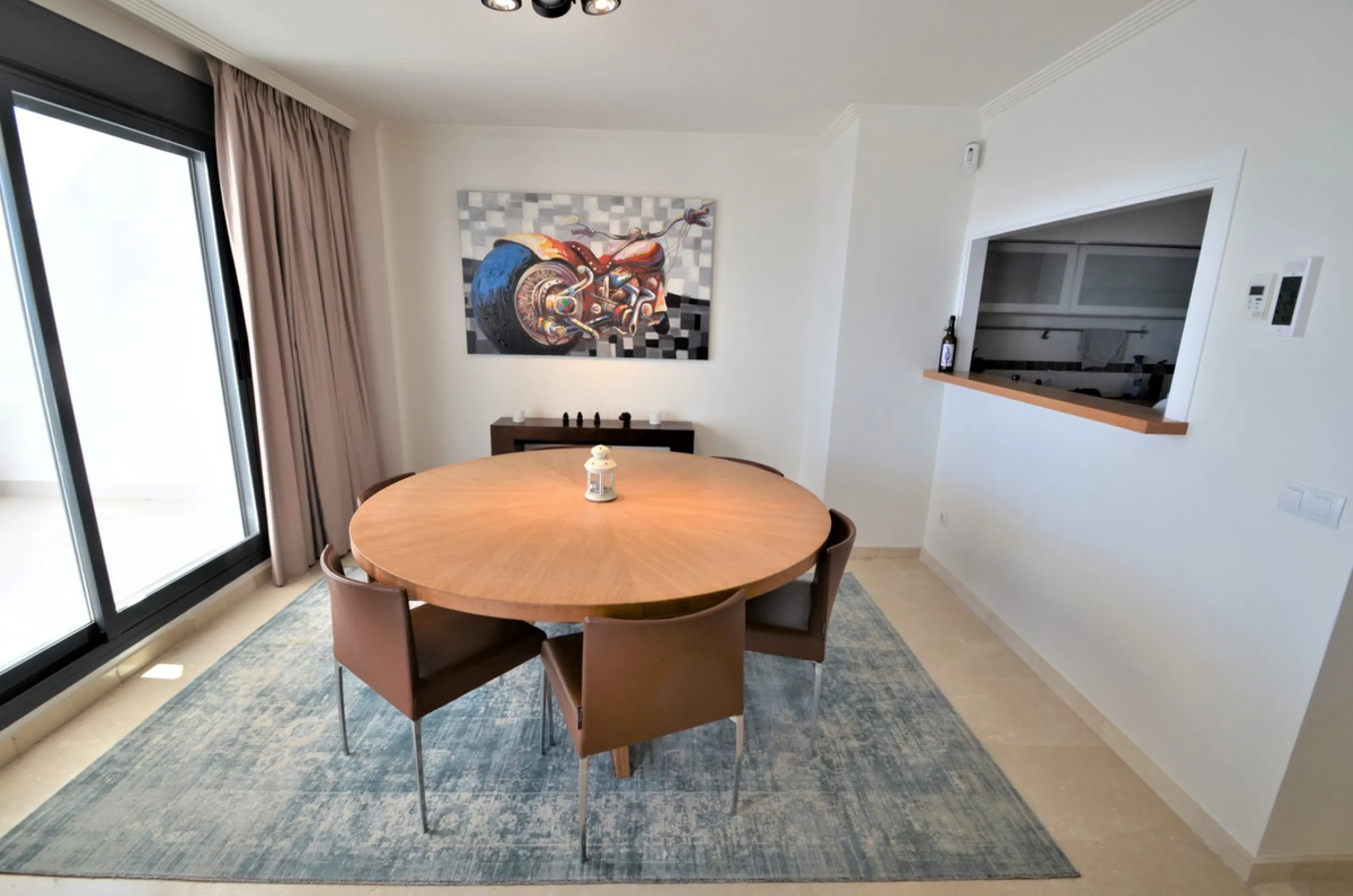 Magnificent PENTHOUSE with LARGE TERRACE and SOLARIUM. Facing southeast, this stunning property enjoys WONDERFUL SEA and GOLF VIEWS. Located in a well-maintained urbanization, it sits in one of the most sought-after areas, surrounded by prestigious golf c