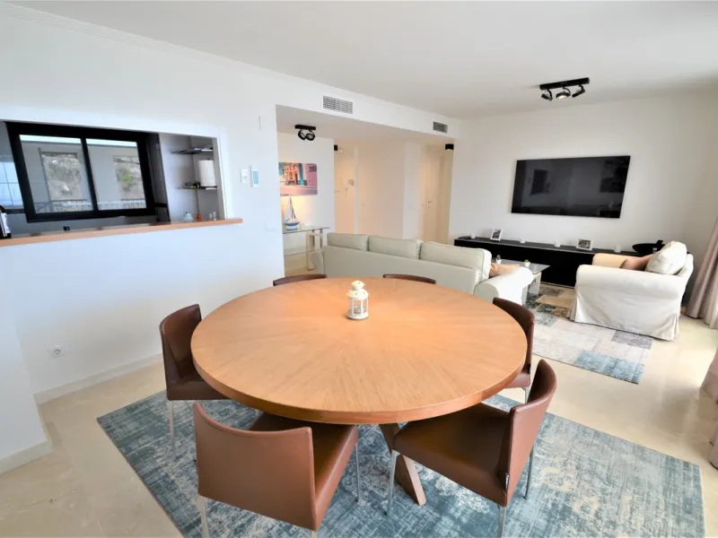 Magnificent PENTHOUSE with LARGE TERRACE and SOLARIUM. Facing southeast, this stunning property enjoys WONDERFUL SEA and GOLF VIEWS. Located in a well-maintained urbanization, it sits in one of the most sought-after areas, surrounded by prestigious golf c